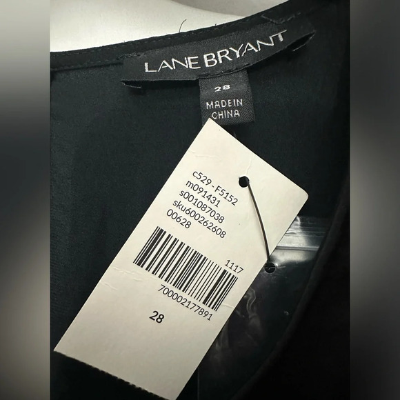 Lane Bryant Ruffle Detail Blouse 28 Satin Crepe Keyhole Back Sleeve Black NWT - Picture 3 of 7